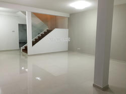 Highland Road (D19), Terrace #128356472